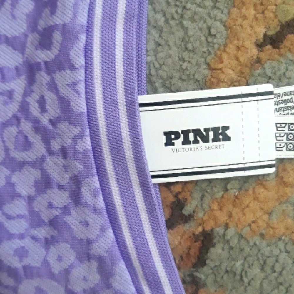 Pink VS thong - Picture 6 of 15